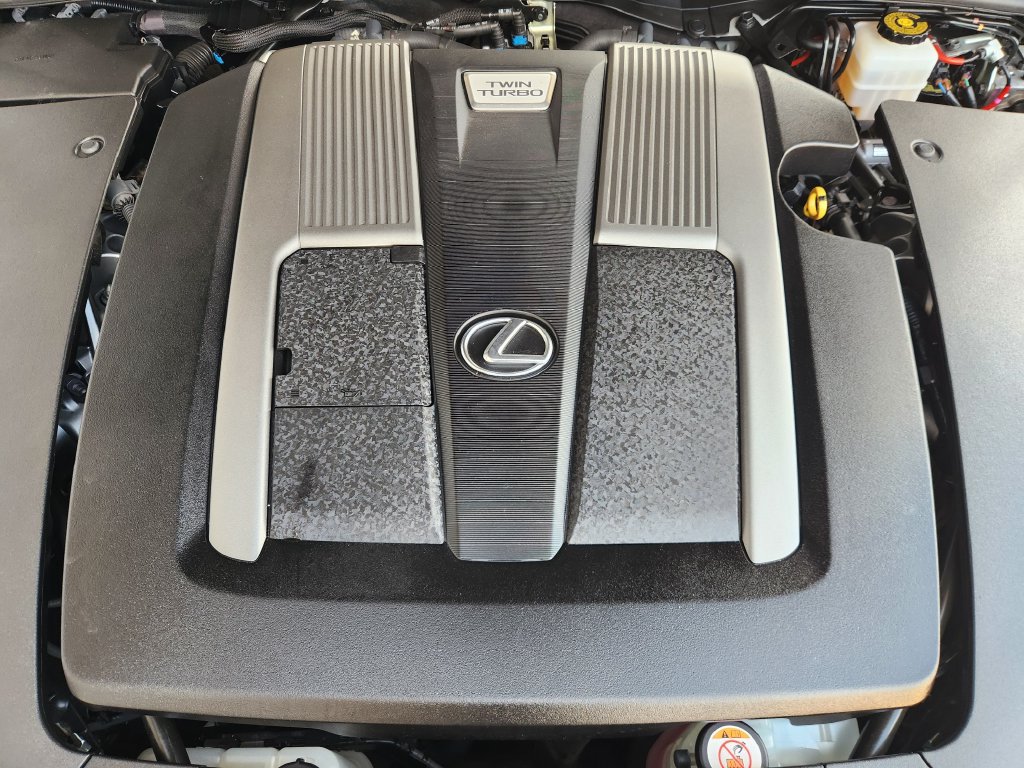 Certified 2023 Lexus LS 500 w/ Luxury Package RWD image 32