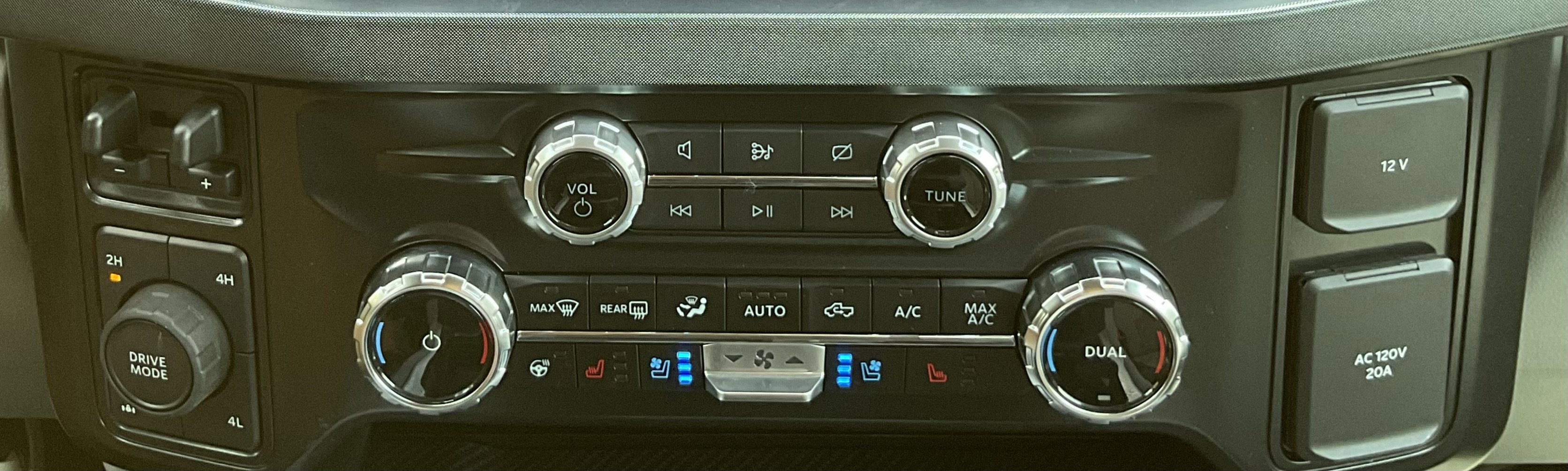 Used 2024 Ford F350 Limited image 17