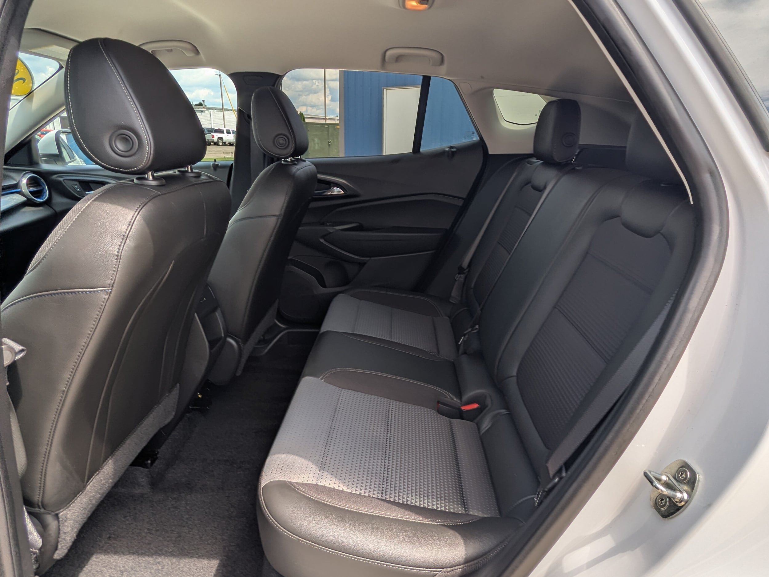 Used 2024 Chevrolet Trax LT w/ Driver Confidence Package FWD image 9