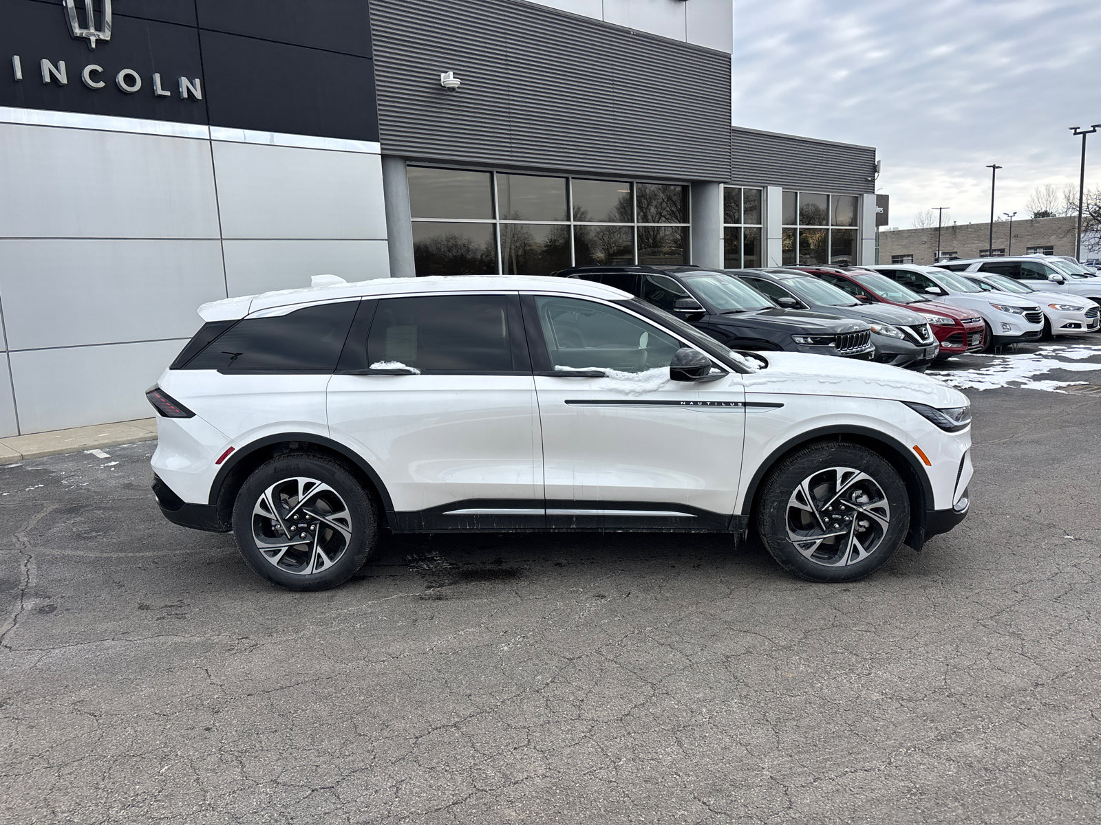 New 2026 Lincoln Nautilus Premier AWD/4WD image 8