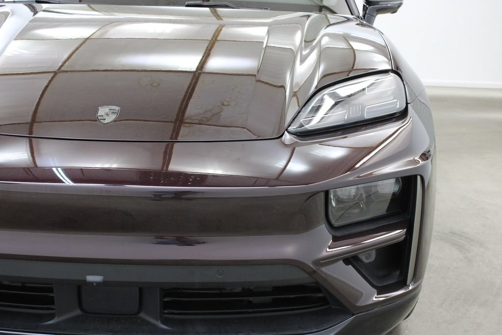 Used 2024 Porsche Macan Turbo Electric AWD/4WD image 11