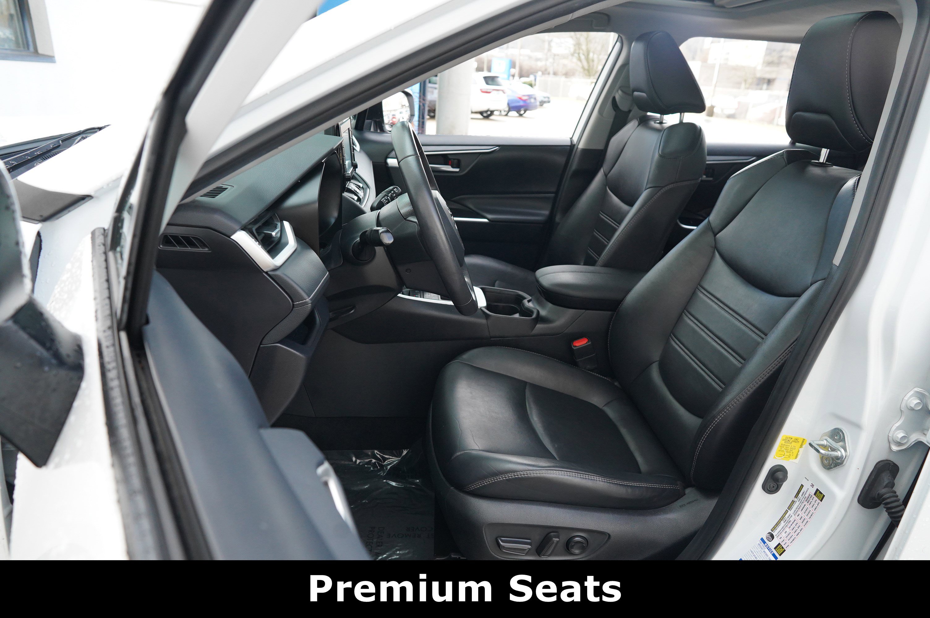 Used 2019 Toyota RAV4 XLE Premium image 26