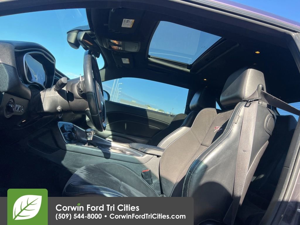 Used 2015 Dodge Challenger R/T Scat Pack w/ Leather Interior Group RWD image 6
