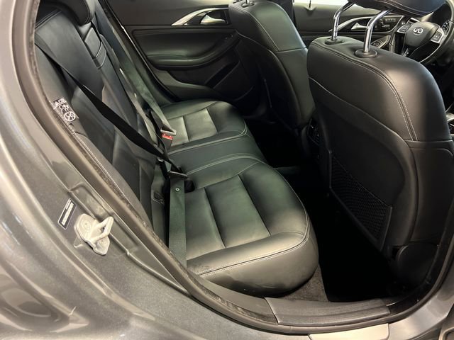 Used 2018 INFINITI QX30 Premium w/ Navigation Package AWD/4WD image 12
