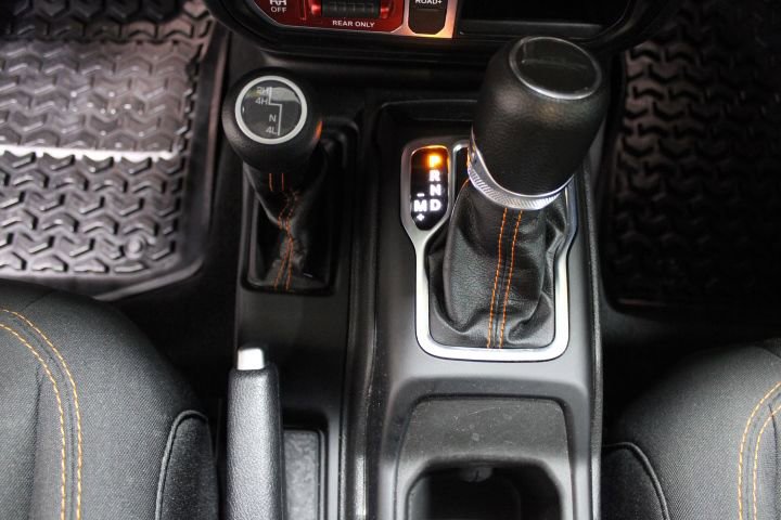 Used 2023 Jeep Gladiator Mojave w/ Cold Weather Group AWD/4WD image 31