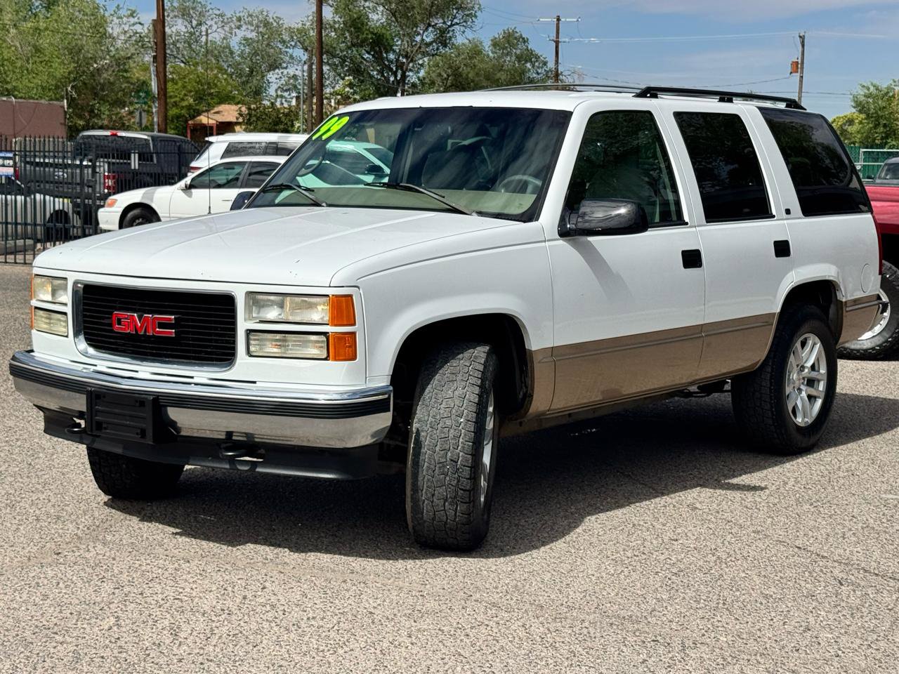 Used 1999 GMC Yukon 4WD 4-Door image 3