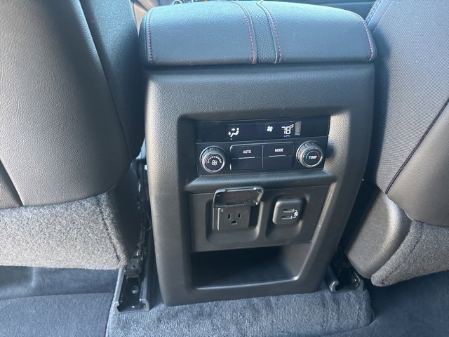 Used 2022 Chevrolet Traverse RS image 24