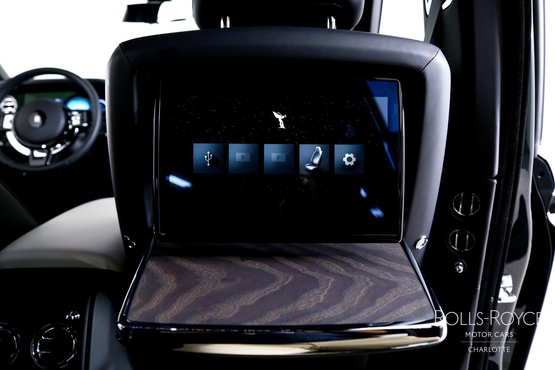Used 2026 Rolls-Royce Cullinan AWD/4WD image 32
