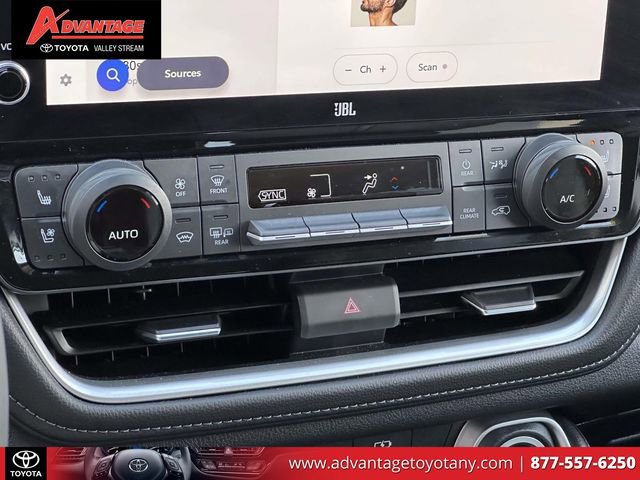 Used 2024 Toyota Grand Highlander Limited AWD/4WD image 35