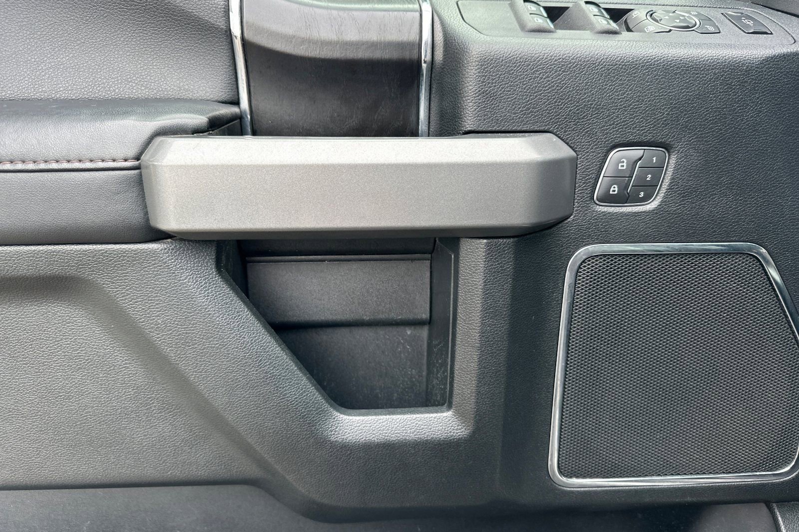 Used 2019 Ford F250 Platinum w/ Platinum Ultimate Package image 10