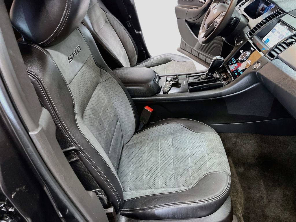 Used 2018 Ford Taurus SHO w/ Sho Performance Package image 30