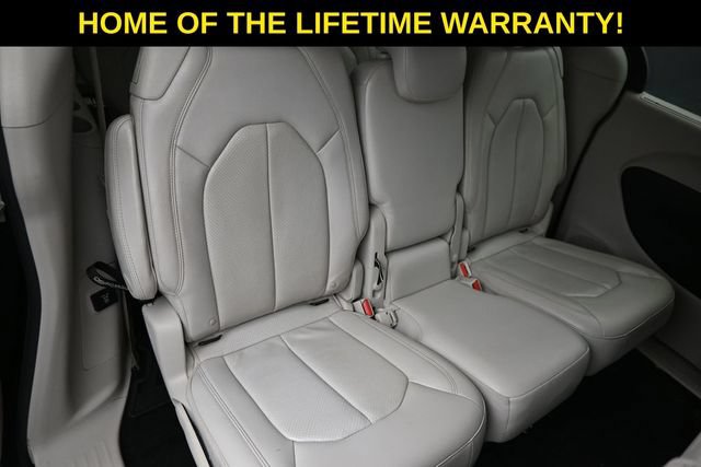 Used 2018 Chrysler Pacifica Touring-L Plus FWD image 49
