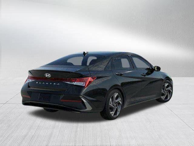 New 2026 Hyundai Elantra SEL Sport Premium FWD image 4