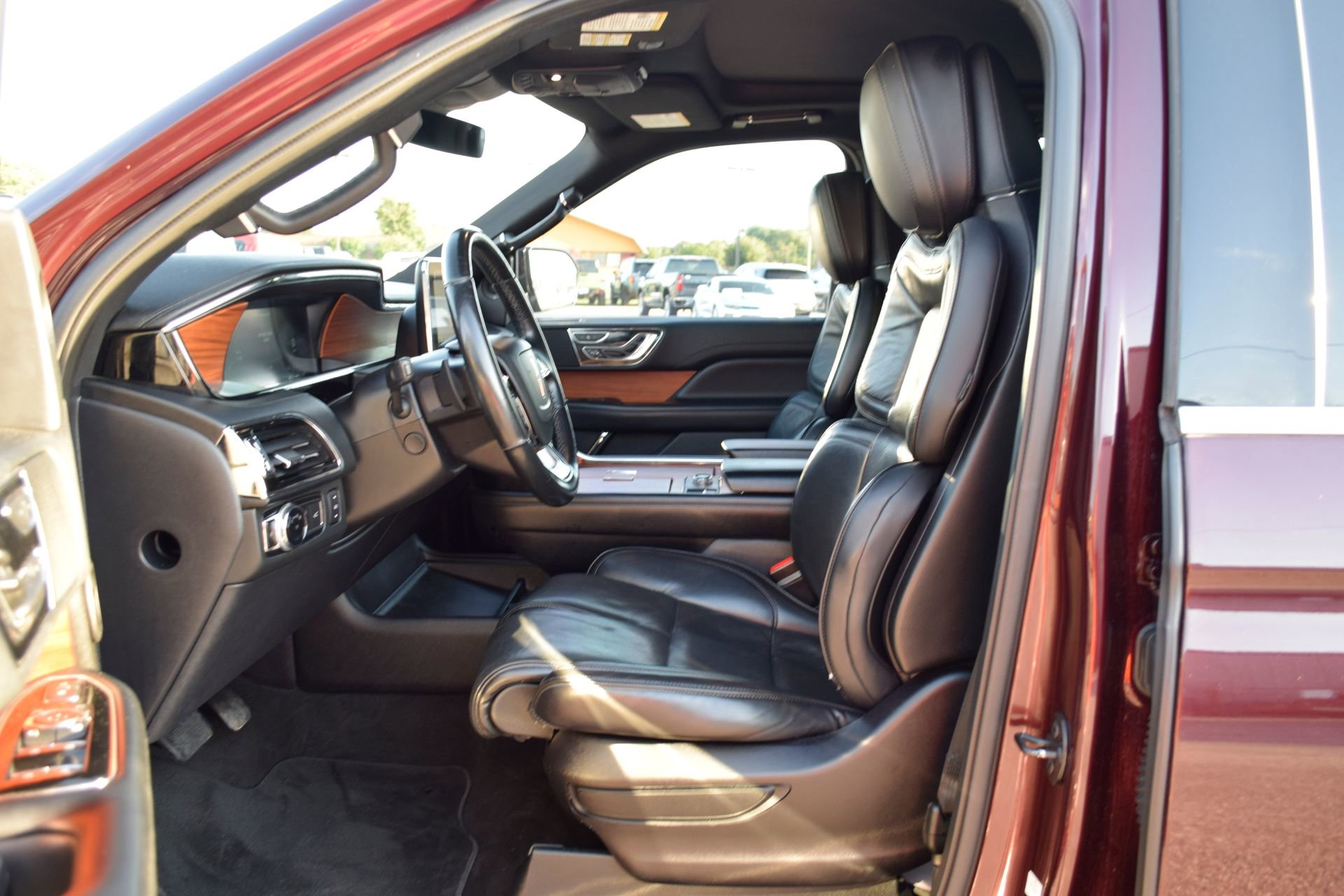 Used 2019 Lincoln Navigator L Reserve AWD/4WD image 18