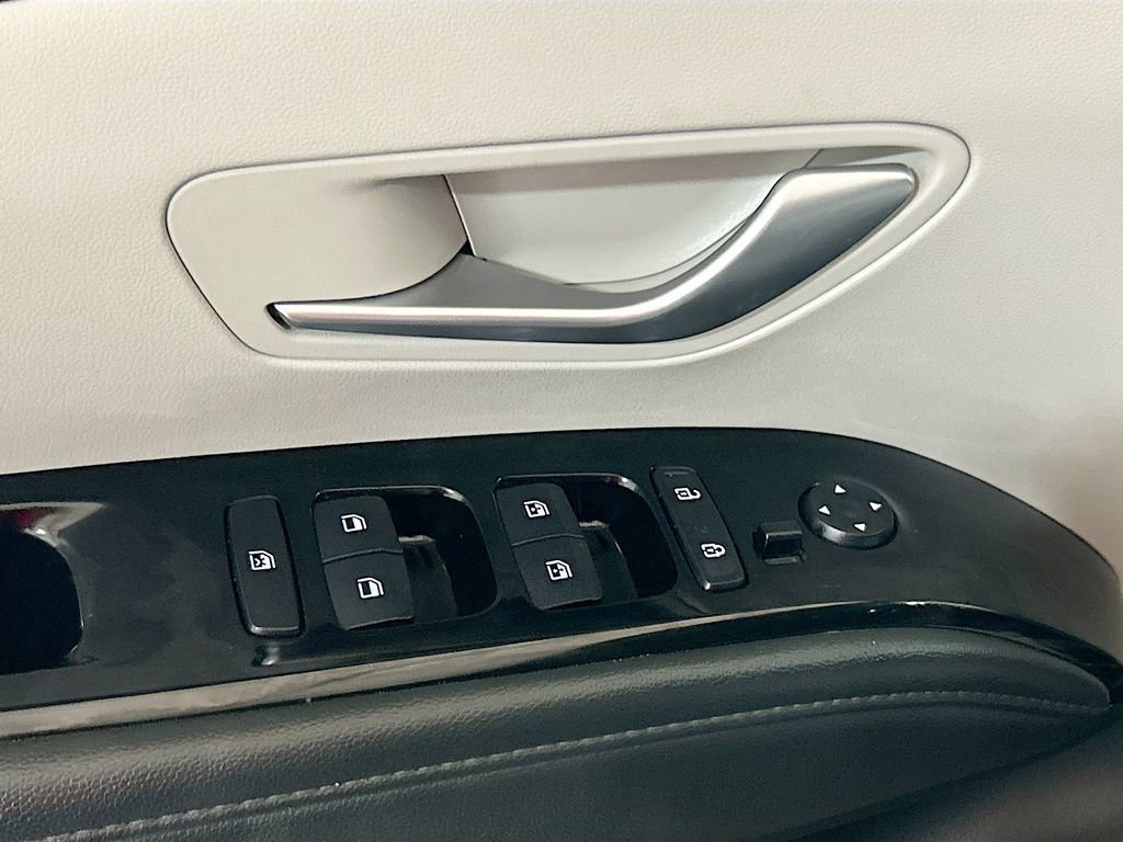 Used 2023 Hyundai Tucson Limited image 16