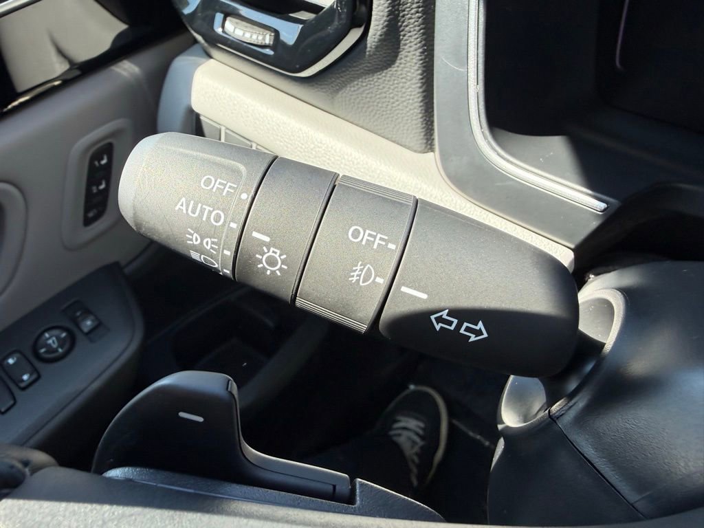 Used 2025 Honda Pilot Touring image 24