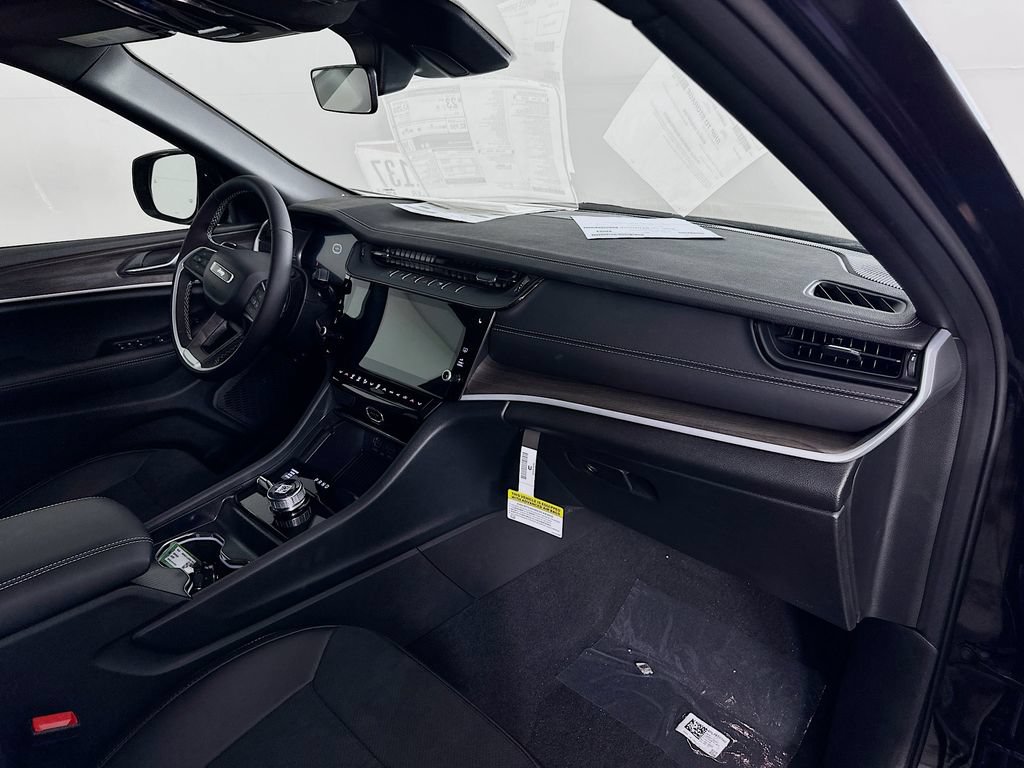 New 2026 Jeep Grand Cherokee Altitude AWD/4WD image 36