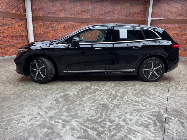 Used 2023 Mercedes-Benz EQS 580 4MATIC SUV image 2