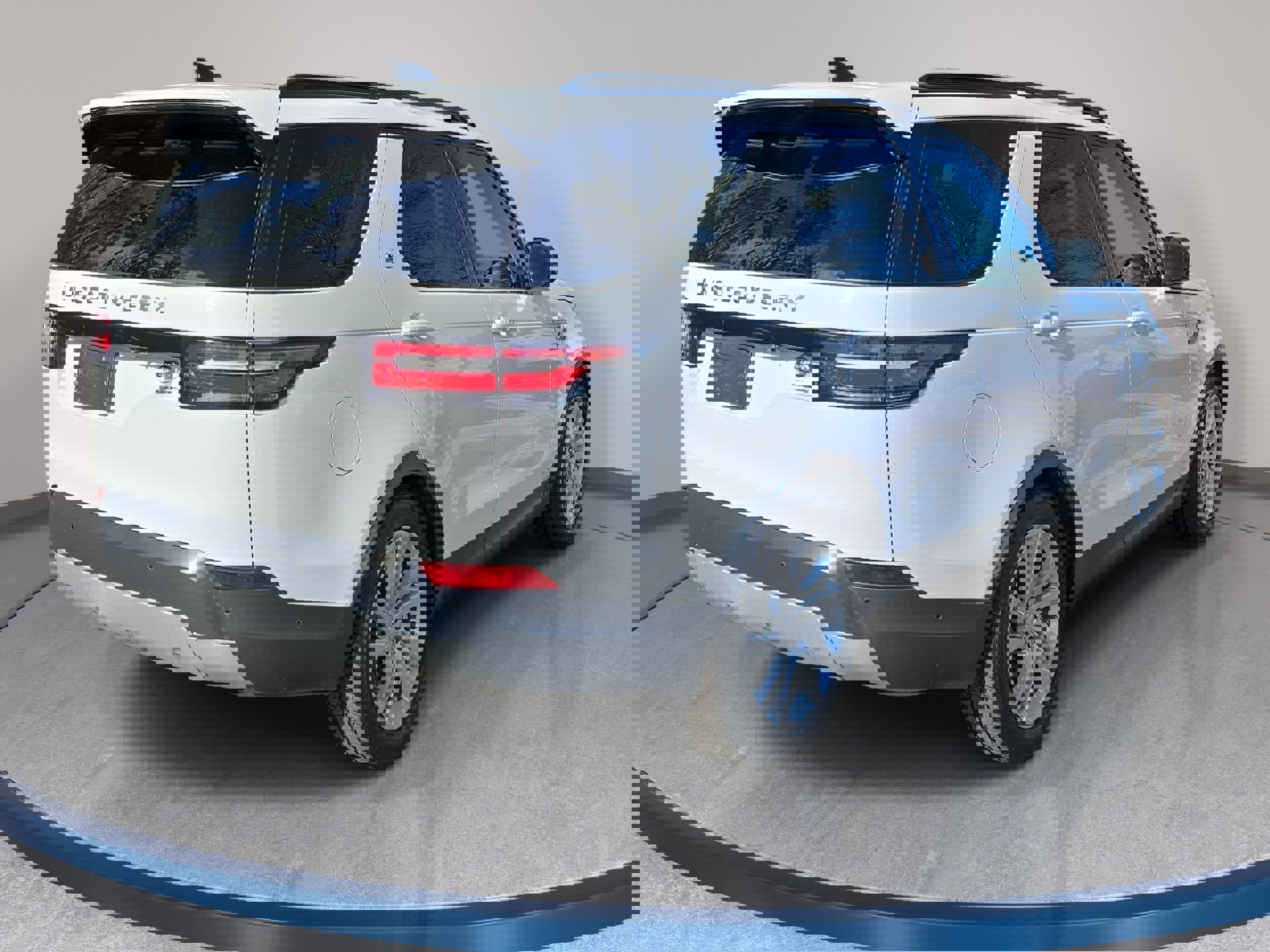 Used 2019 Land Rover Discovery HSE image 5