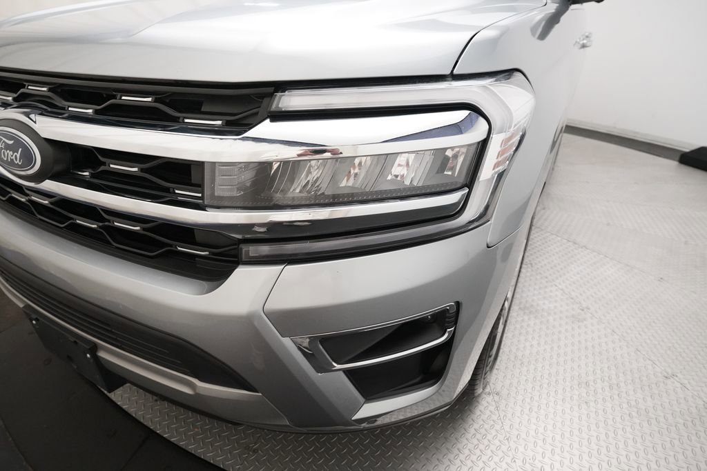 Used 2024 Ford Expedition Limited image 23