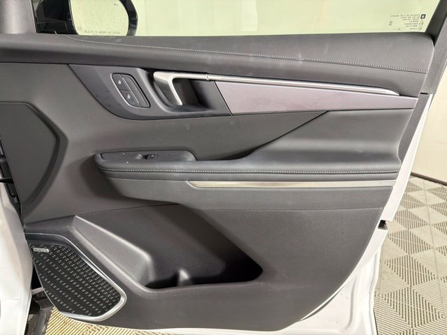 Used 2026 Buick Enclave Sport Touring w/ Power Package FWD image 31