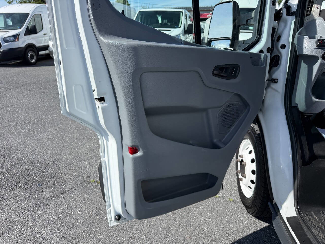 Used 2016 Ford Transit 350 178 DRW RWD image 5