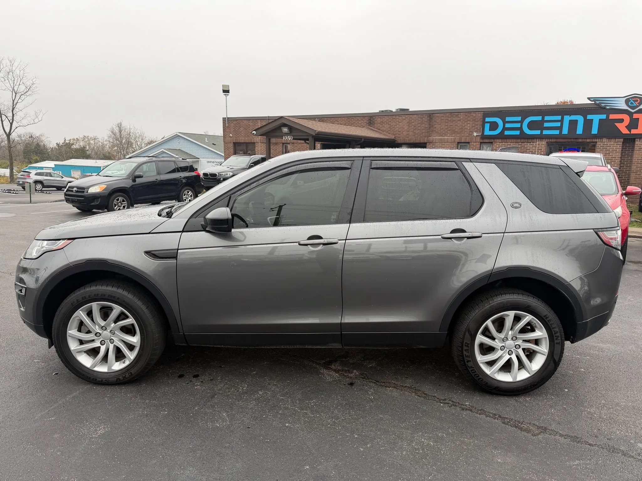 Used 2018 Land Rover Discovery Sport HSE AWD/4WD image 6