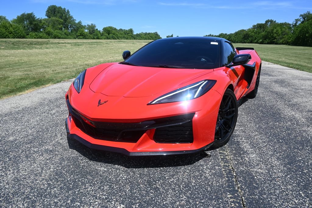 Used 2026 Chevrolet Corvette Z06 w/ Stealth Interior Trim Package RWD image 3