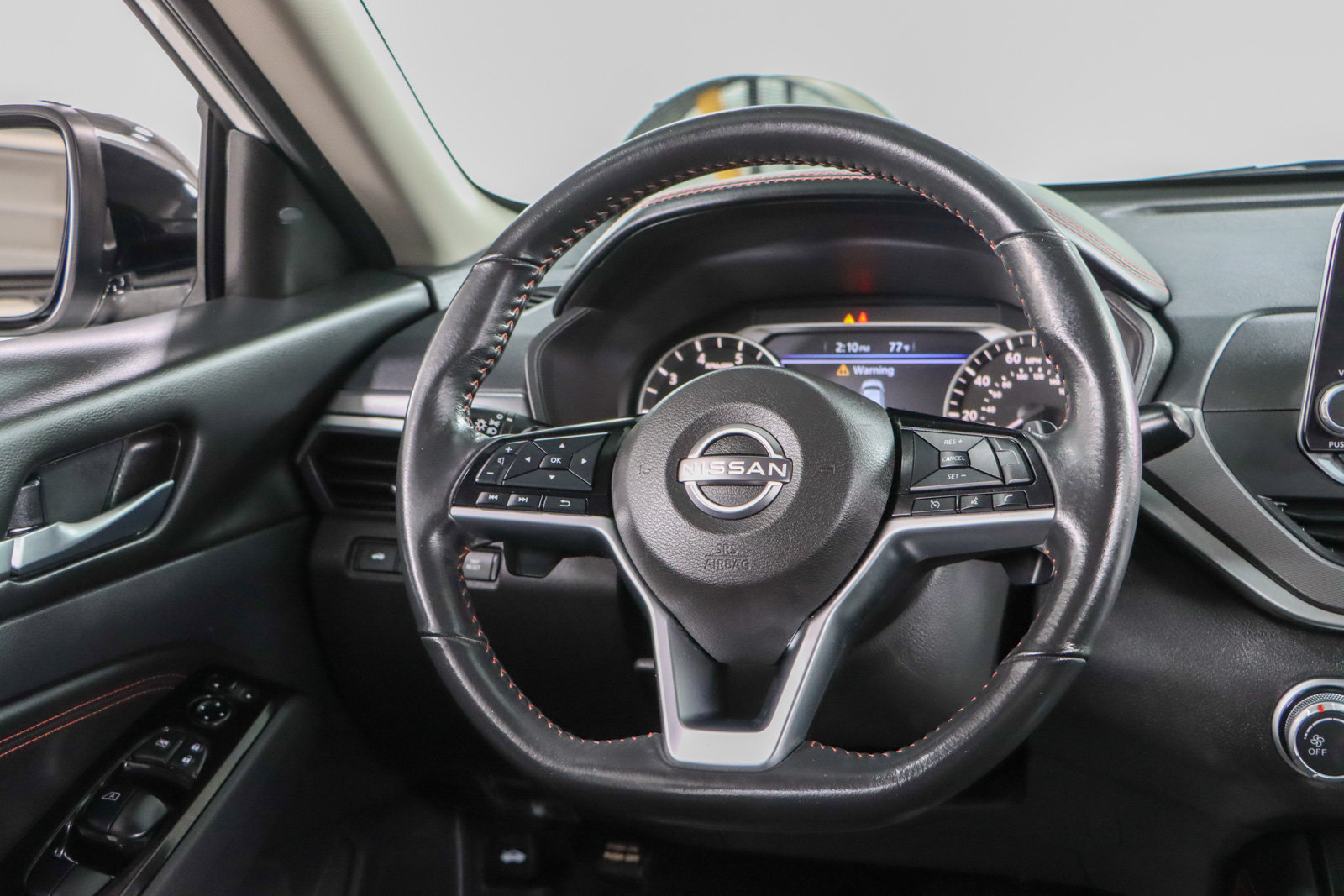 Used 2023 Nissan Altima 2.5 SR FWD image 10