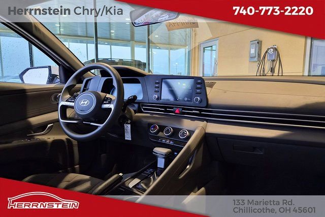 Used 2024 Hyundai Elantra SE image 26