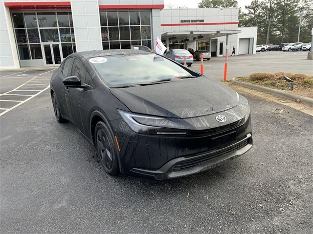 Used 2024 Toyota Prius LE image 2