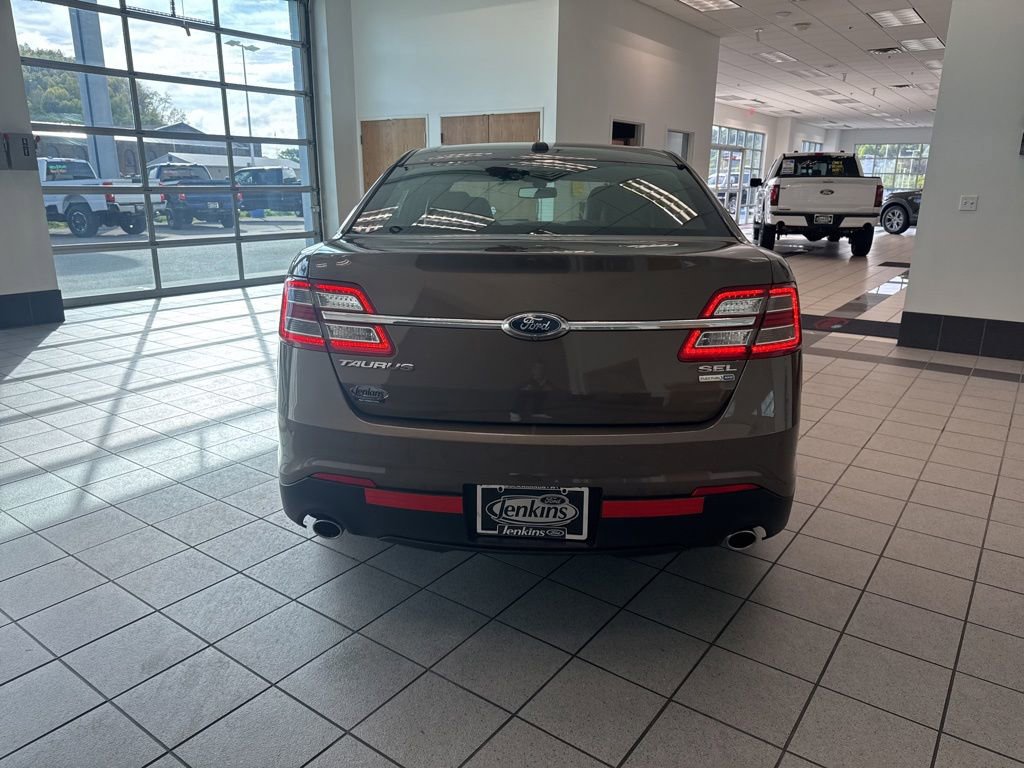 Used 2015 Ford Taurus SEL w/ Equipment Group 201A AWD/4WD image 16