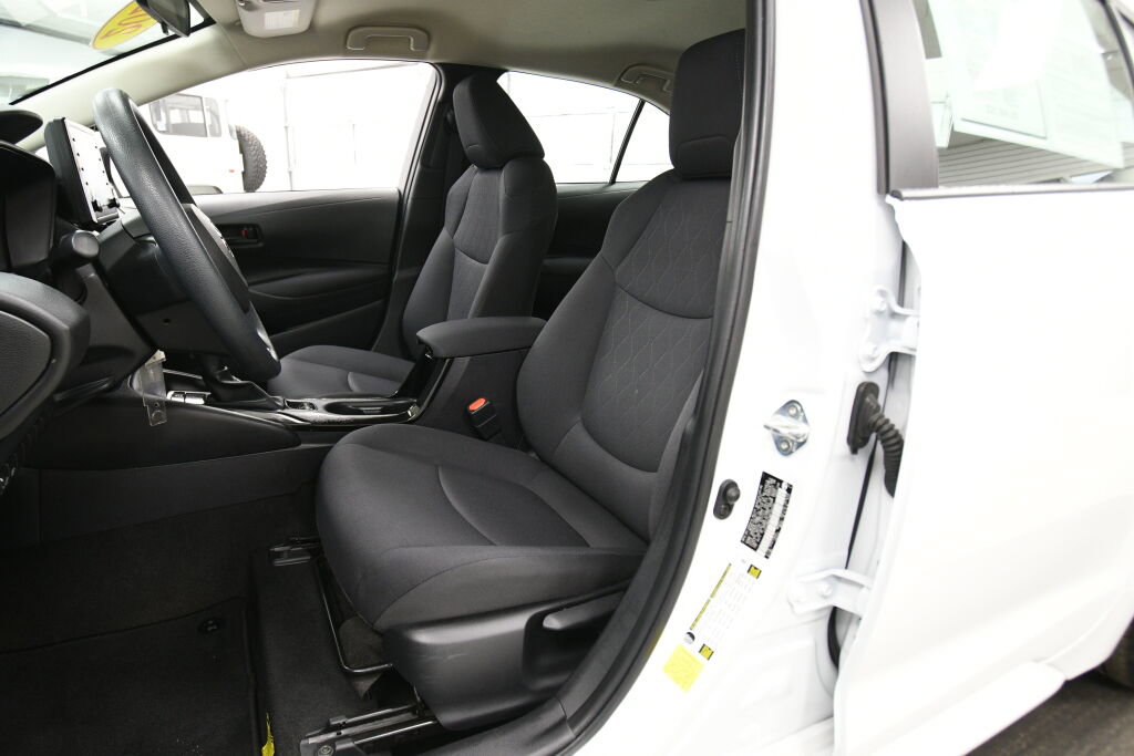 Used 2022 Toyota Corolla LE image 13