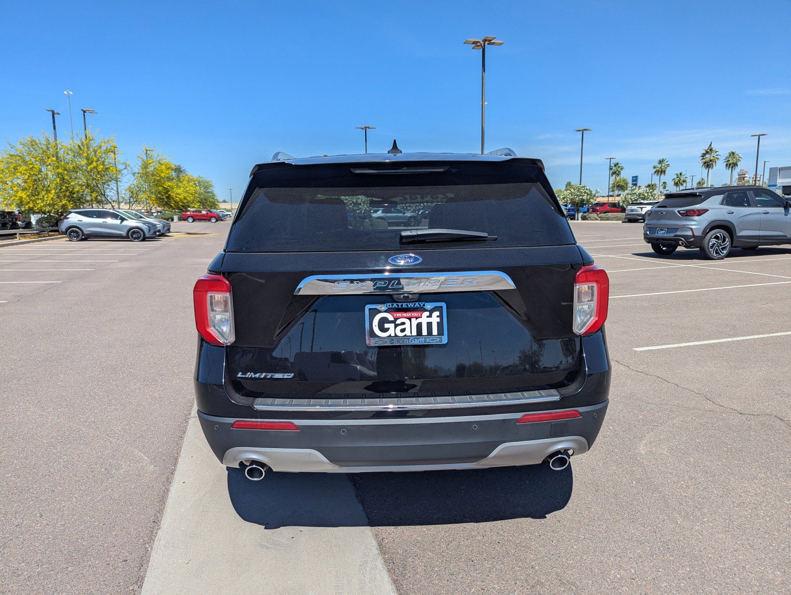 Used 2022 Ford Explorer Limited w/ Equipment Group 301A image 4