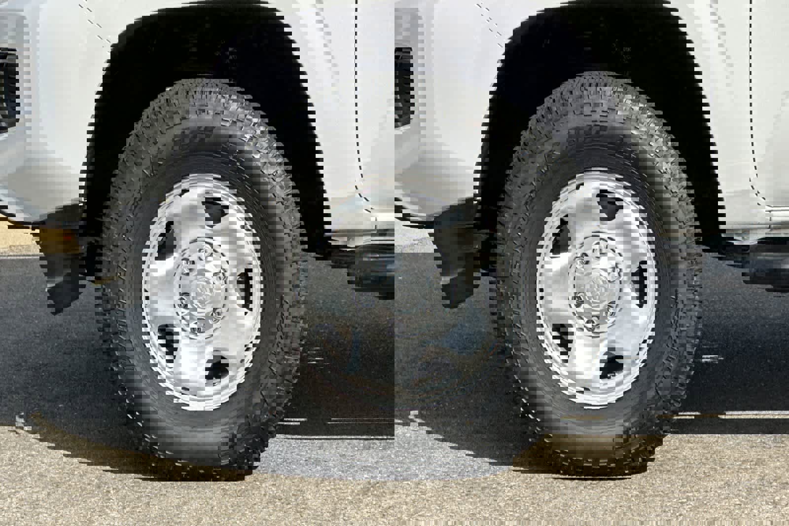 Used 2020 Toyota Tacoma SR image 28