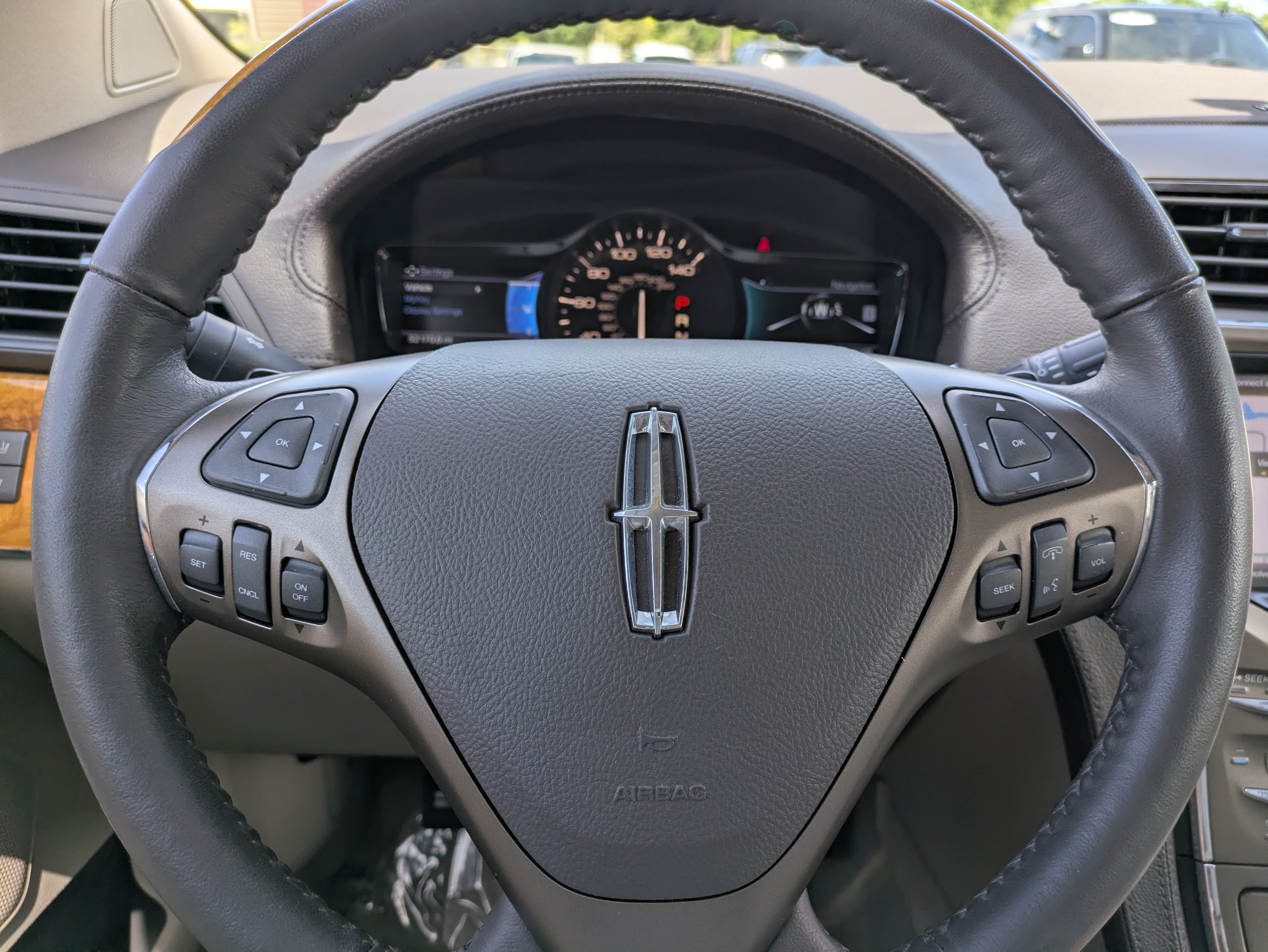 Used 2014 Lincoln MKX AWD w/ Equipment Group 102A image 24