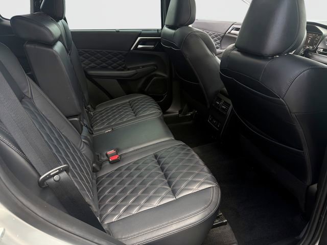 Used 2023 Mitsubishi Outlander SEL FWD image 33