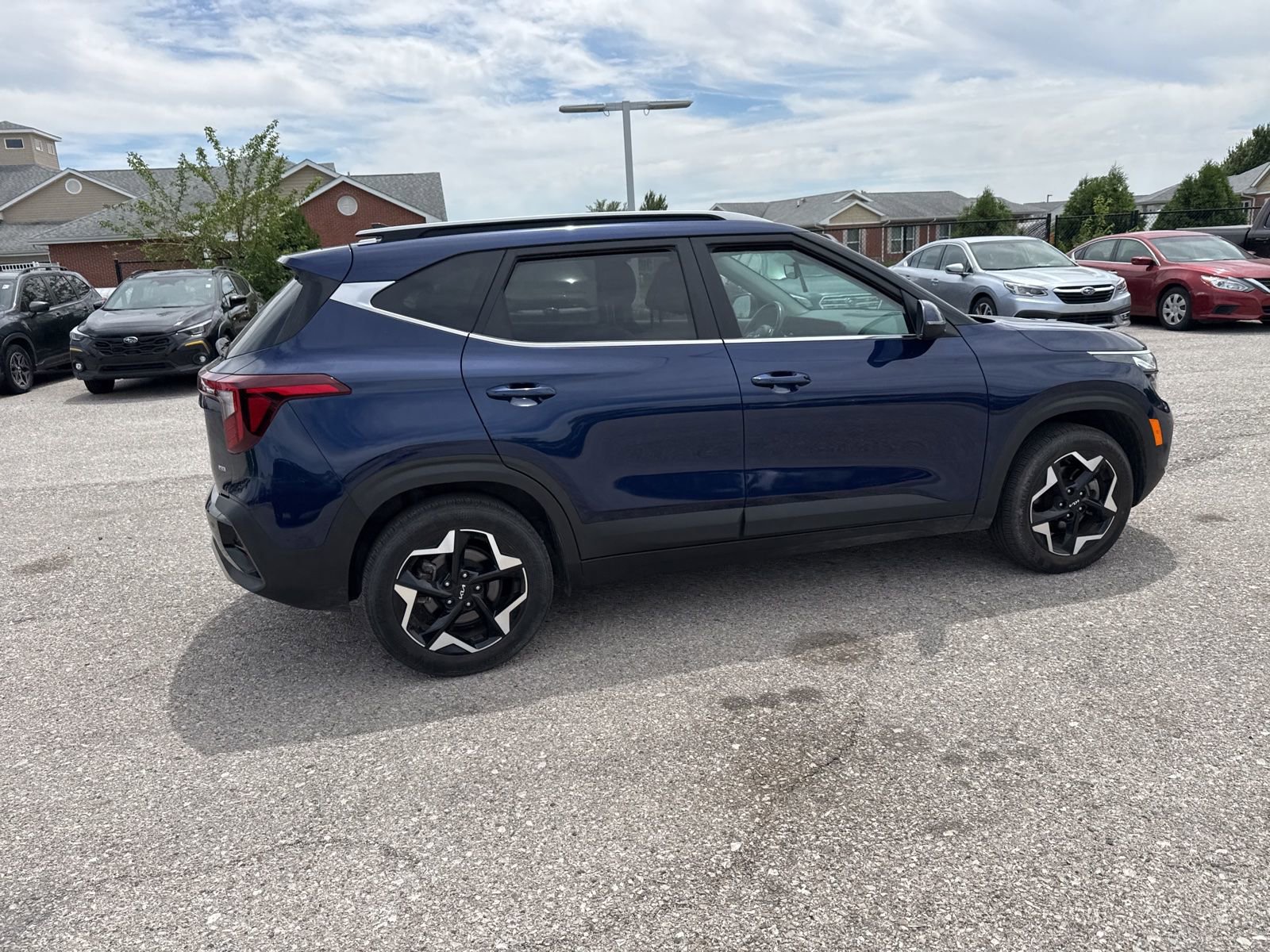 Used 2024 Kia Seltos EX AWD/4WD image 10