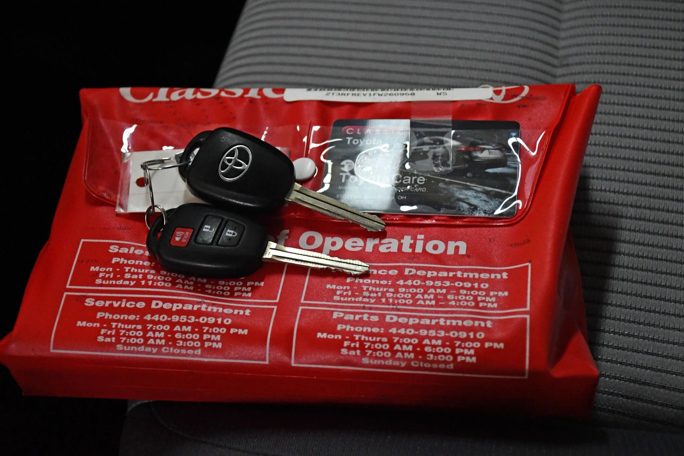 Used 2015 Toyota RAV4 XLE image 30