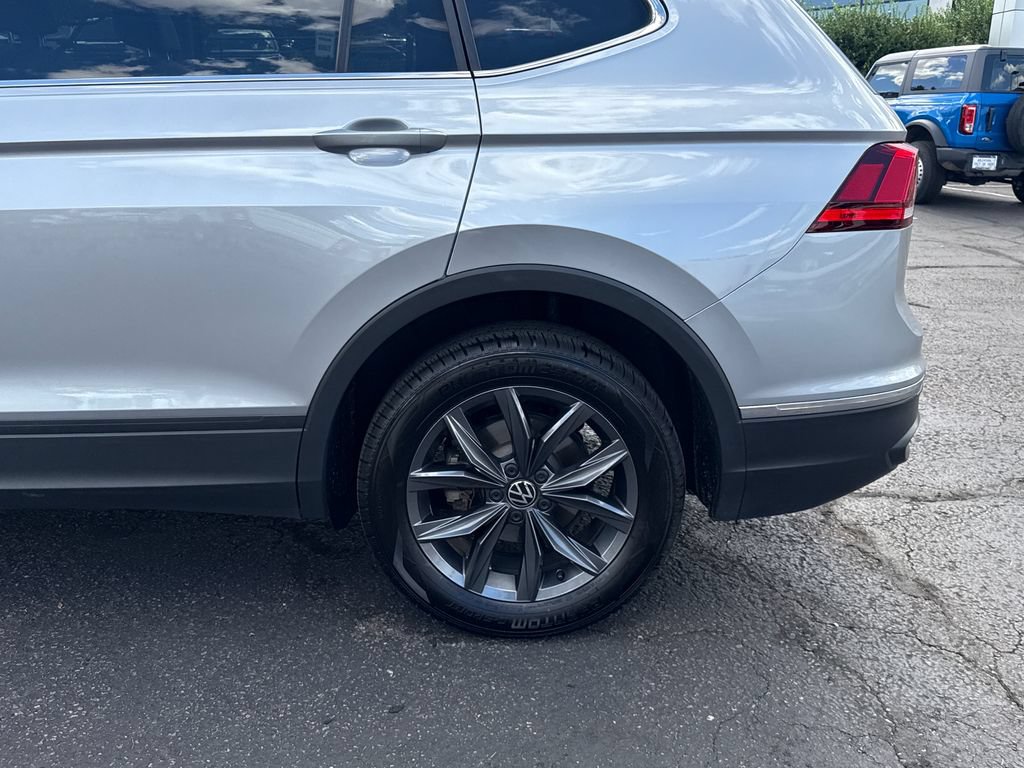 Used 2023 Volkswagen Tiguan SE AWD/4WD image 35