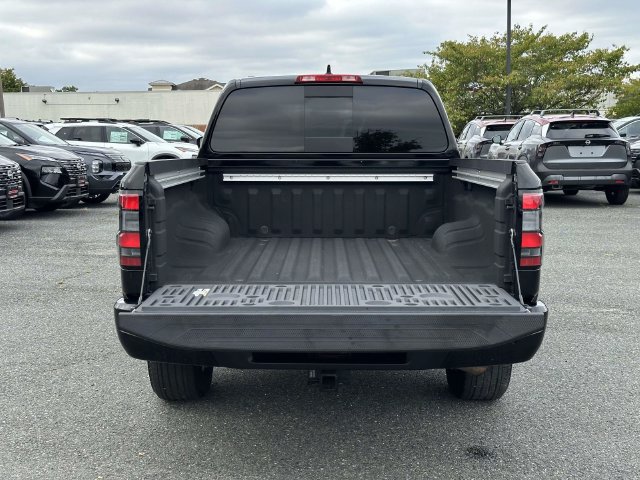 Used 2024 Nissan Frontier SV w/ Technology Package AWD/4WD image 12
