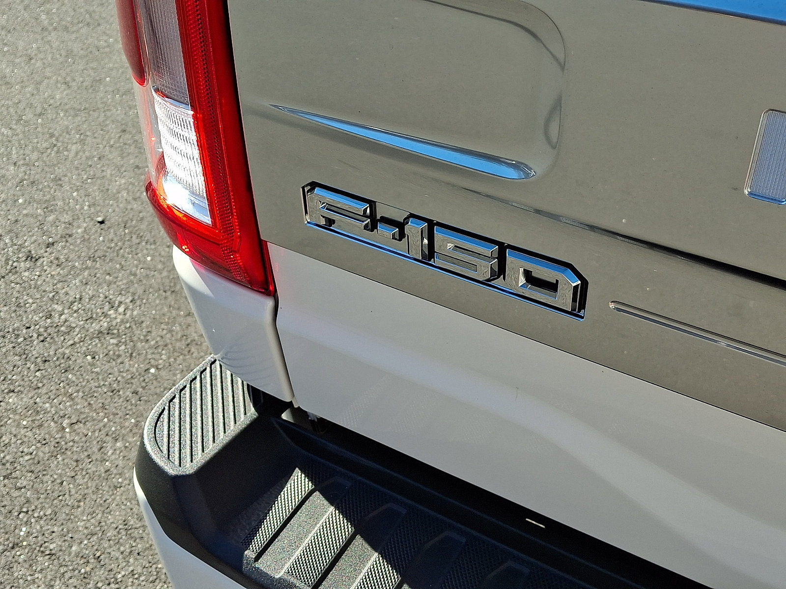 Certified 2023 Ford F150 Platinum w/ Equipment Group 701A High AWD/4WD image 33