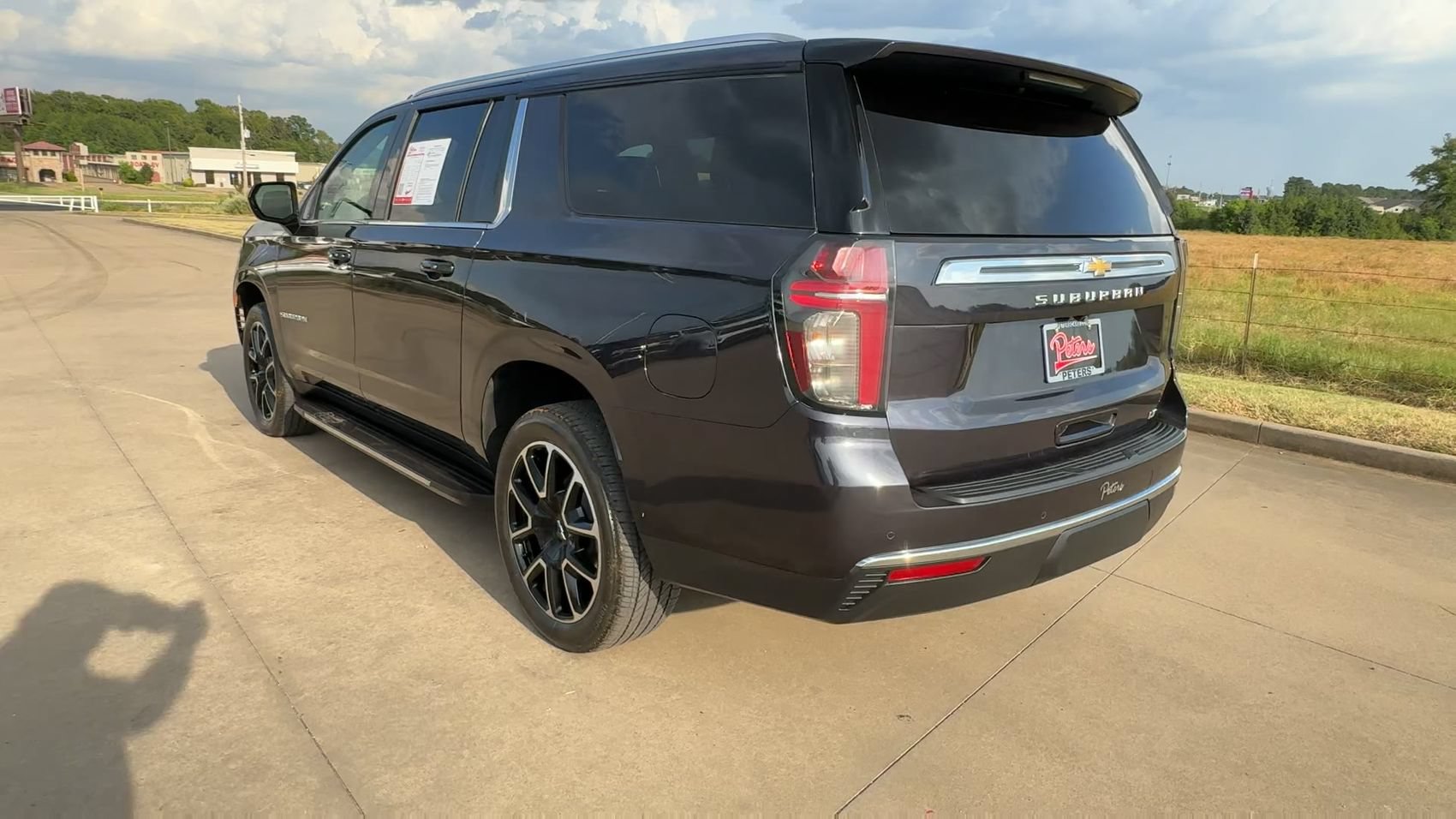 Used 2024 Chevrolet Suburban LT AWD/4WD image 7