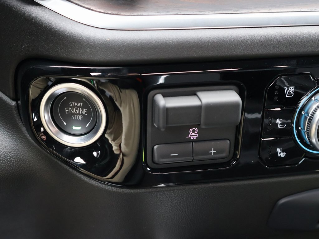 New 2025 GMC Sierra 2500 SLT w/ SLT Premium Package image 24