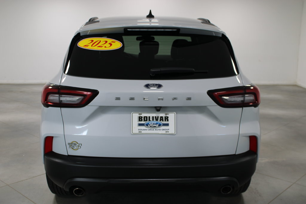 Used 2025 Ford Escape ST-Line FWD image 8