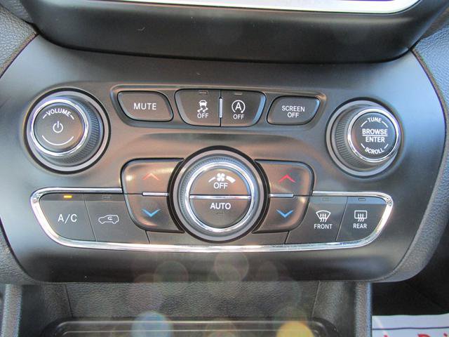 Used 2019 Jeep Cherokee Limited image 13