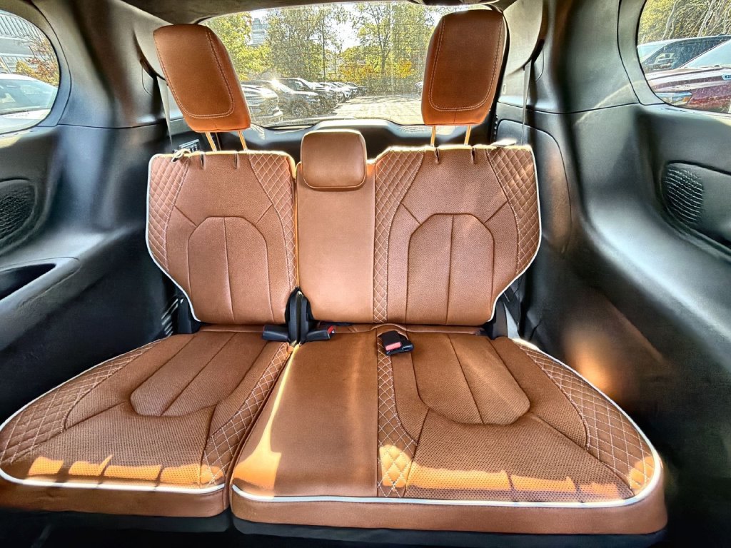Used 2026 Chrysler Pacifica Pinnacle FWD image 26