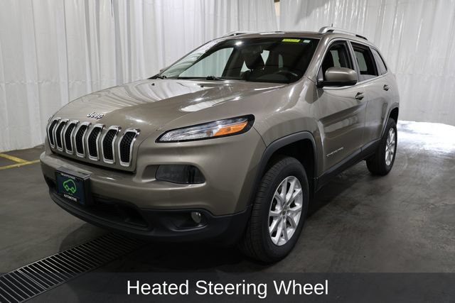 Used 2017 Jeep Cherokee Latitude w/ Safety/Convenience Group AWD/4WD image 27