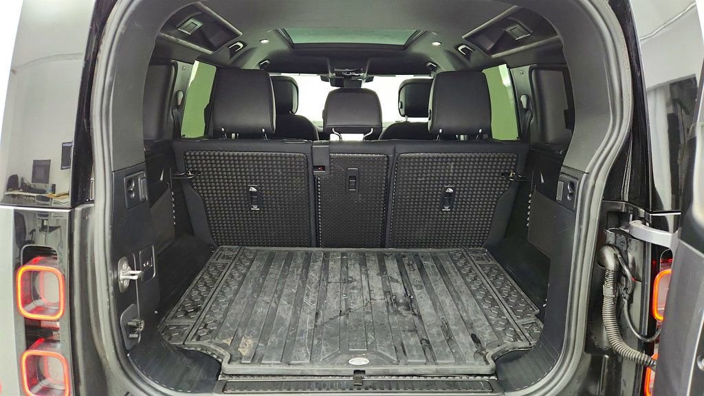 Used 2023 Land Rover Defender 110 X image 24