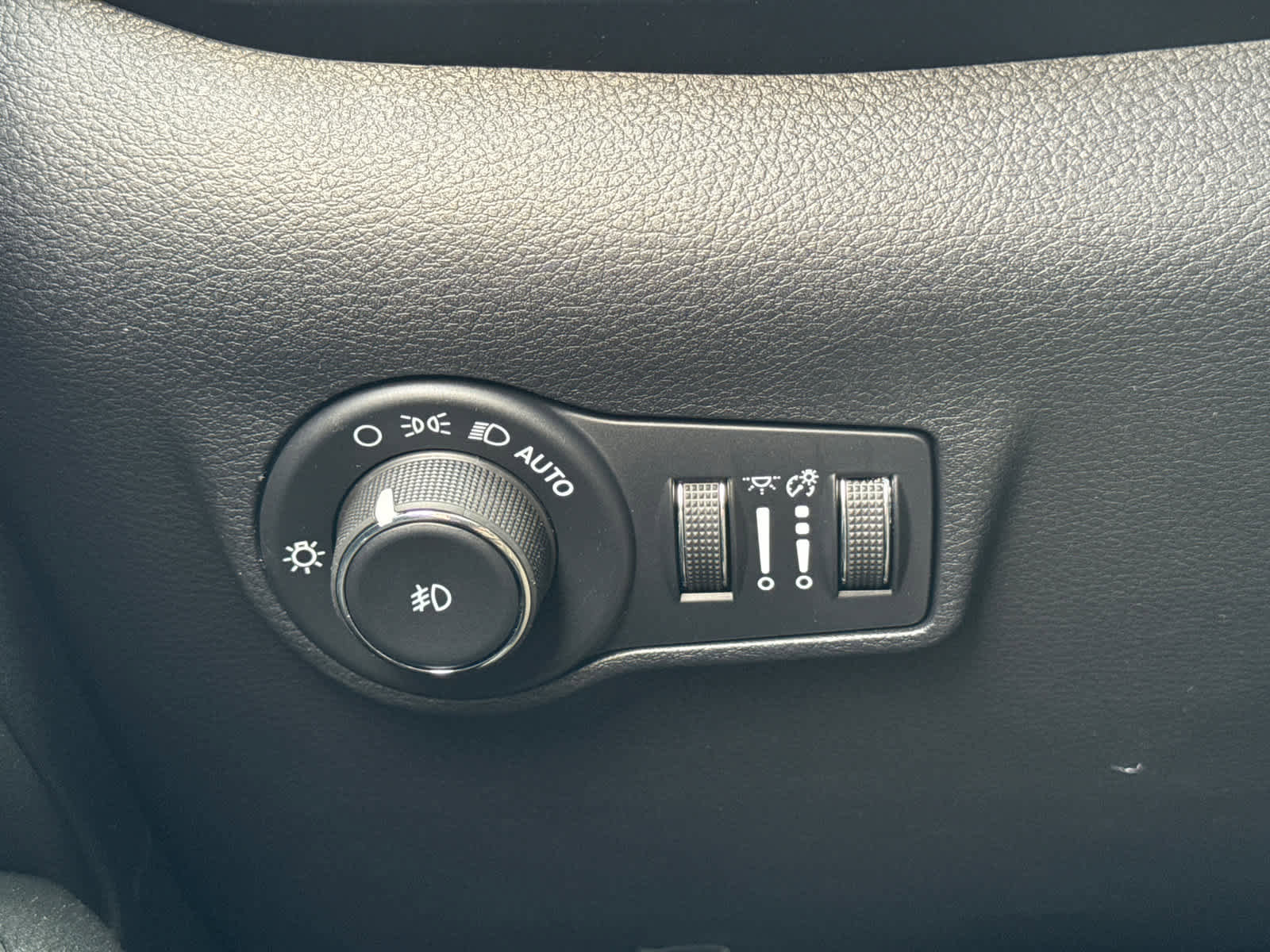 New 2026 Jeep Compass Limited image 22